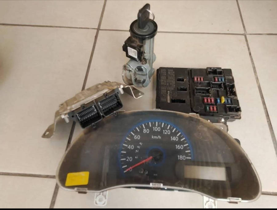 Datsun Go lockset + clasta speedometer