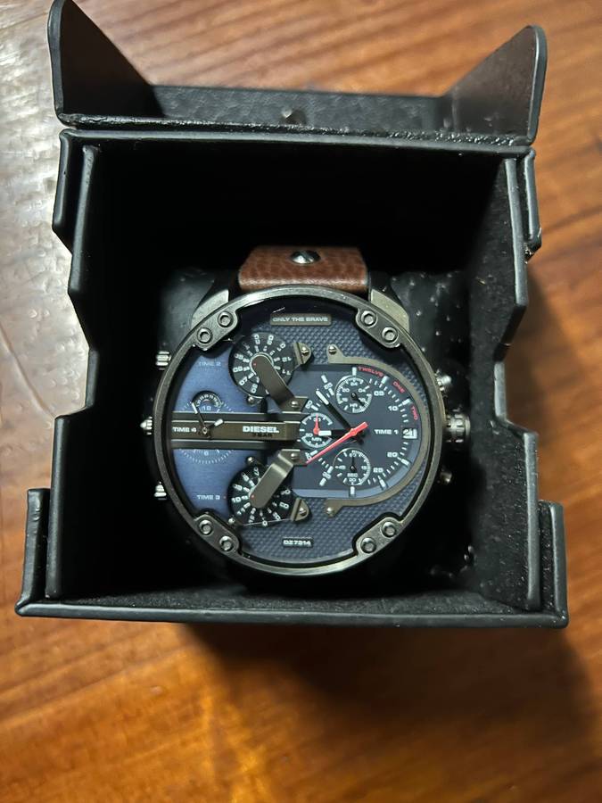 Mens watch