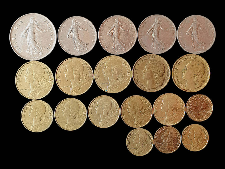 Lot of 19 Vintage French Coins  Francs & Centimes (1950s- 1980s)