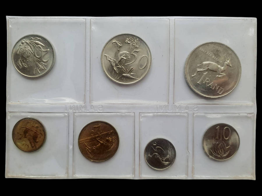 1982 South Africa Official Mint Set  Low Mintage (10 000)