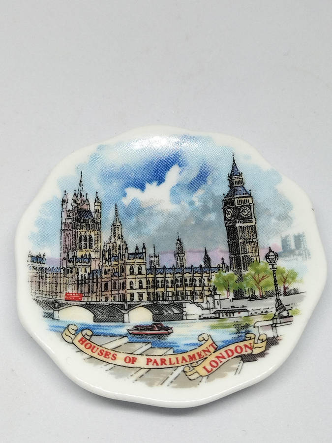 Miniature Set of 4 Decorative Plates Featuring Various Iconic Landmarks Of England
