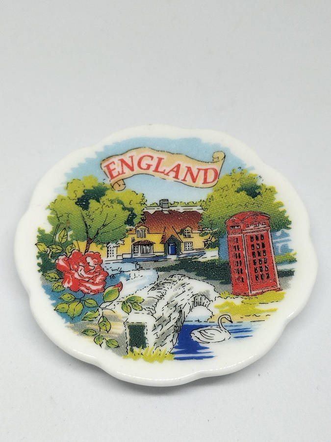 Miniature Set of 4 Decorative Plates Featuring Various Iconic Landmarks Of England