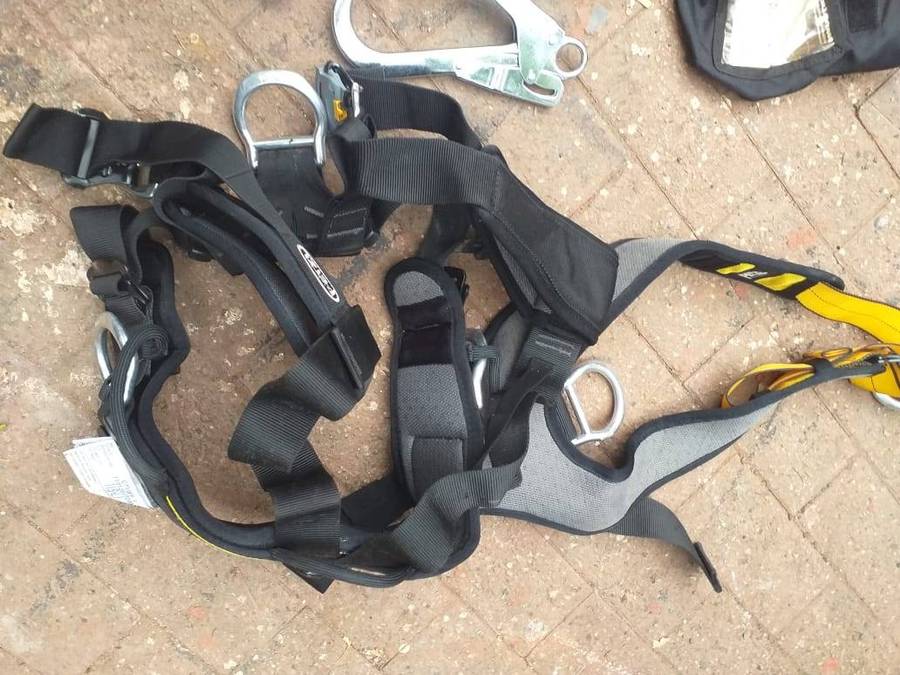 Pretzel safety harness