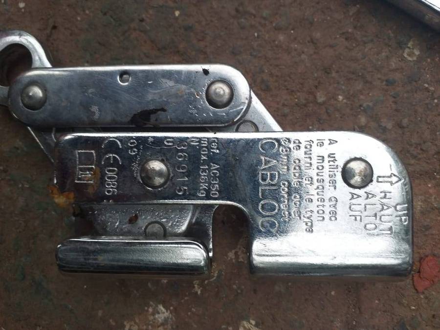 Pretzel safety harness