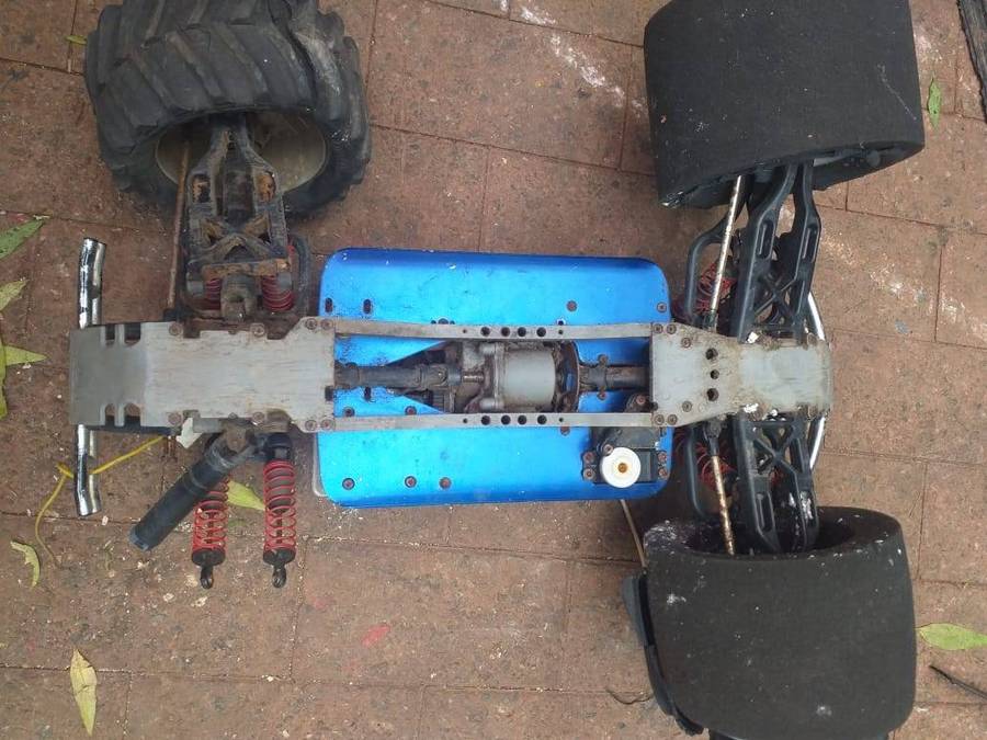 Traxxas T-axx nitro powered monster truck