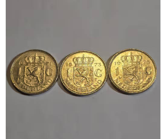 1971, 1973 and 1975 JULIANA KONINGIN DER NEDERLANDEN 1 GULDEN COINS - BID AS ONE LOT