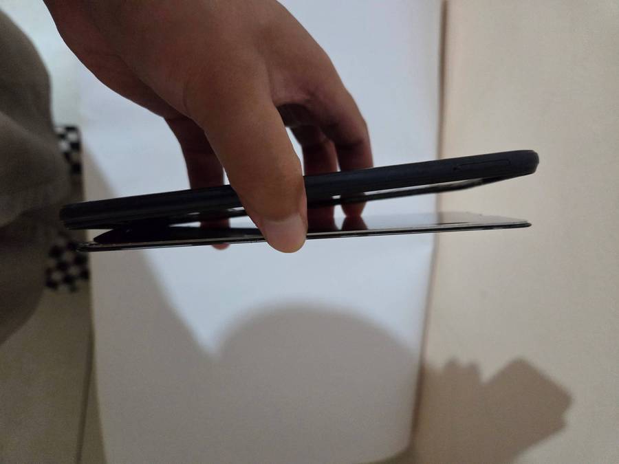 Vivo V2027 Android 12 + Free Huawei (For Parts)