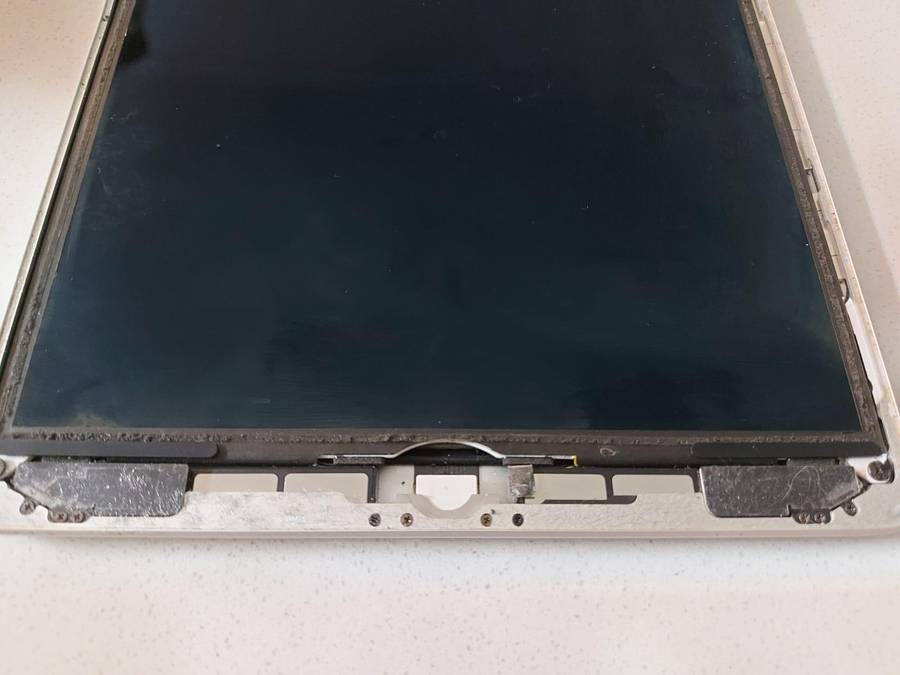 Used Apple iPad (7th Generation) model A2198 (Wi-Fi + Cellular)