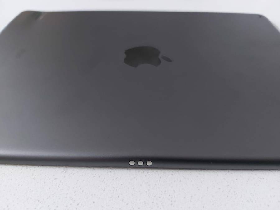 Apple iPad Air 3 A2152 for Spares or Repair