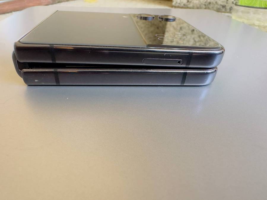 SAMSUNG ZFLIP 4 256GB