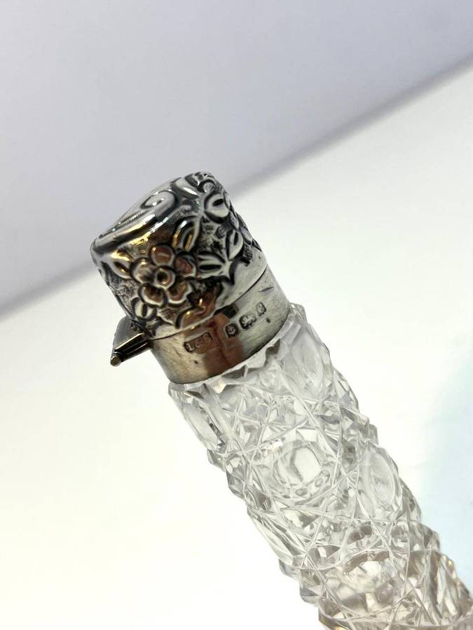 Antique Cut Crystal & Sterling Silver Perfume Bottle  Levi & Salaman, Birmingham 1904