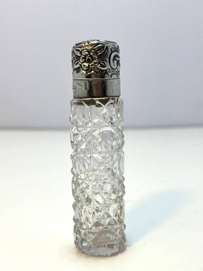 Antique Cut Crystal & Sterling Silver Perfume Bottle  Levi & Salaman, Birmingham 1904
