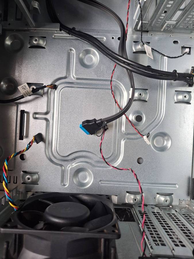 DELL optiplex 7020 mid tower PC case, with fan and optical drive