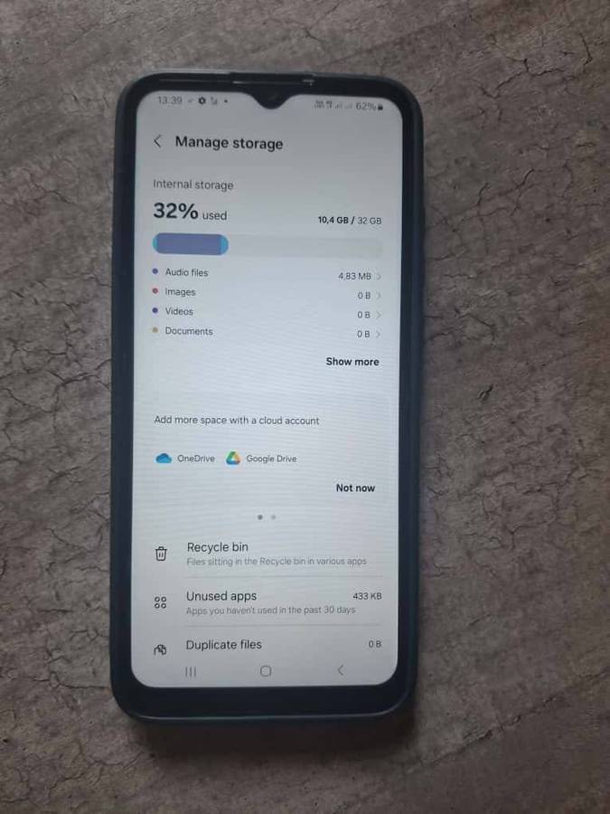 Samsung Galaxy A04e Dual Sim Blue With a case included.