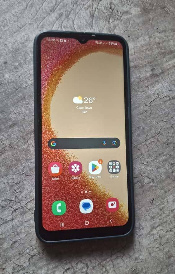 Samsung Galaxy A04e Dual Sim Blue With a case included.