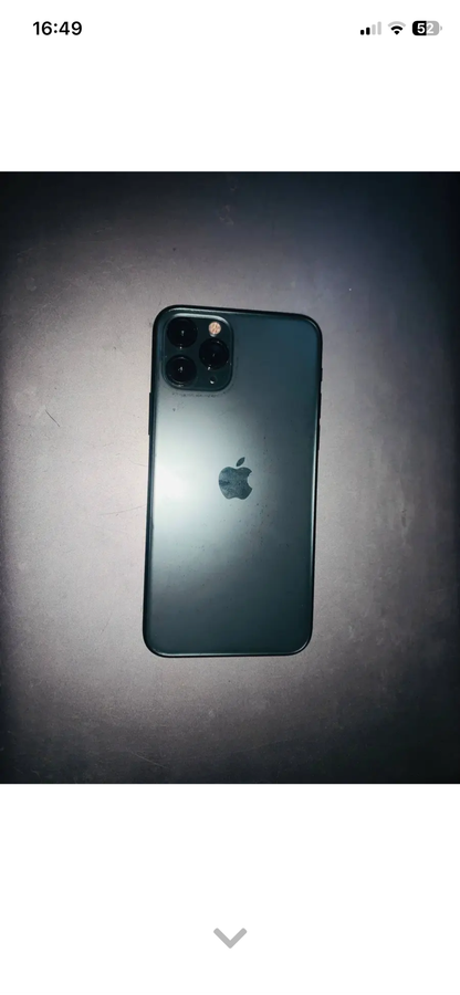 iPhone 11 Pro with amplify powerbank