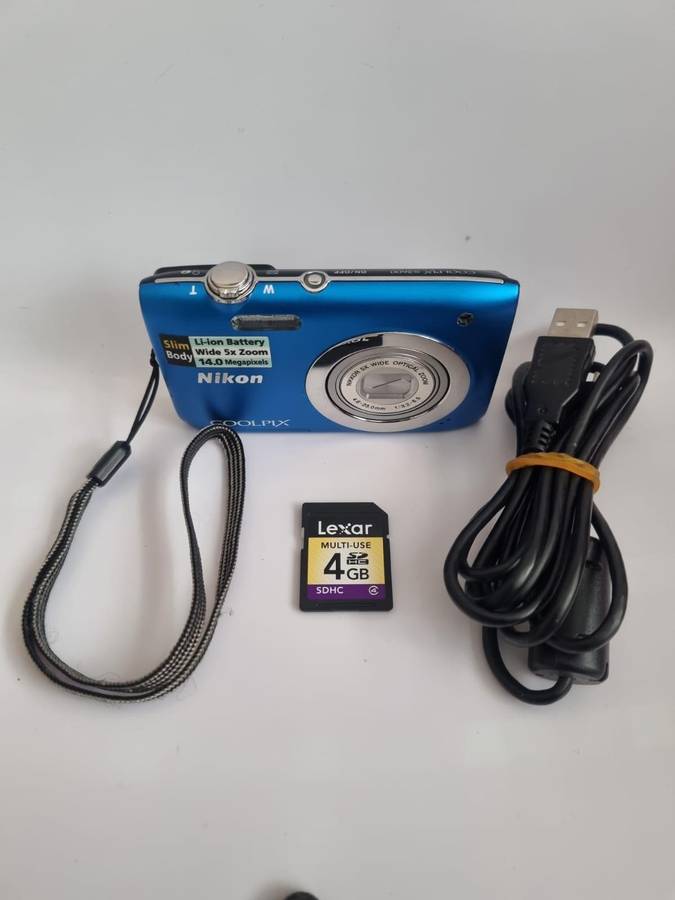 Nikon Coolpix S2600 Compact Digital Camera