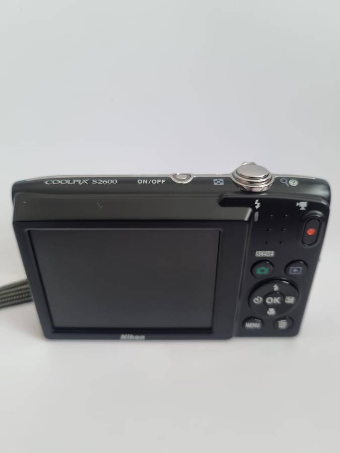 Nikon Coolpix S2600 Compact Digital Camera