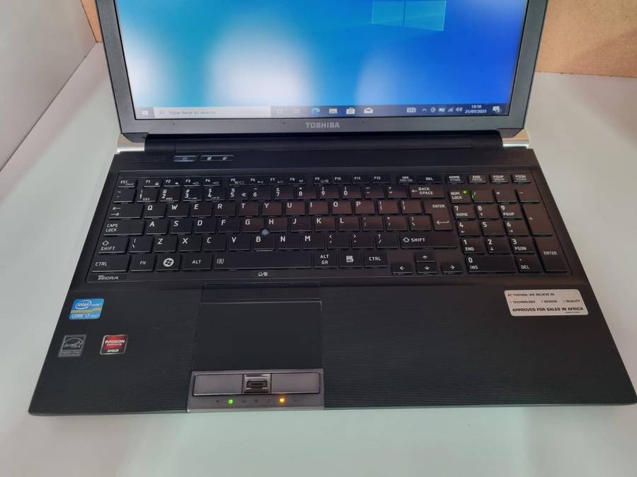 Toshiba Tecra R850 (Intel  i7, 500GB, 8GB) Laptop