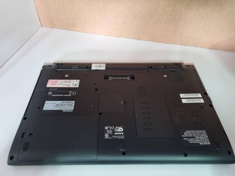 Toshiba Tecra R850 (Intel  i7, 500GB, 8GB) Laptop