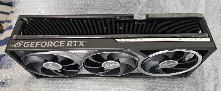 Asus Astral RTX 5080 Gpu
