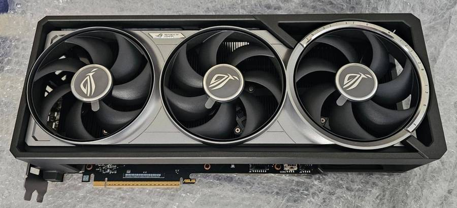 Asus Astral RTX 5080 Gpu
