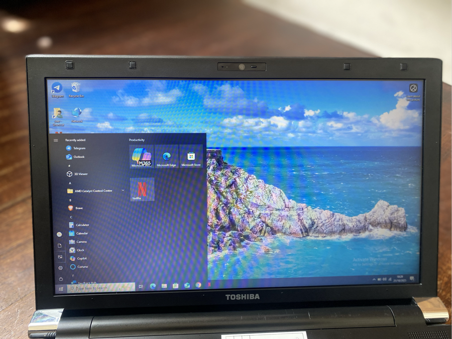 TOSHIBA CO I 7 LAPTOP