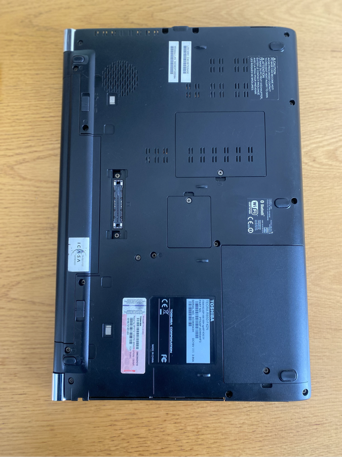 TOSHIBA CO I 7 LAPTOP