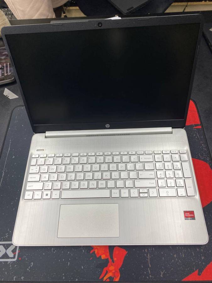 HP 15s 15.6" AMD Ryzen 5-5500U @ 2.10GHz 16GB RAM 256GB SSD-Windows 11 Pro