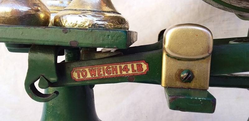 Vintage 1940 14LB The standard Cast Iron Scale