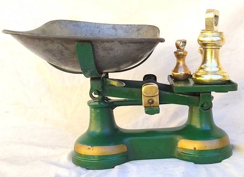 Vintage 1940 14LB The standard Cast Iron Scale