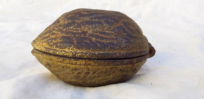 Vintage Victorian Era Cast Iron Nut Cracker