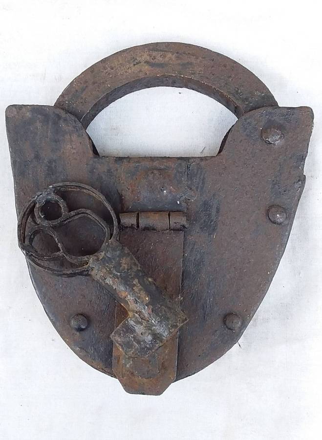 Antique Early 1800's Blacksmith Forged Steel Padlock with key