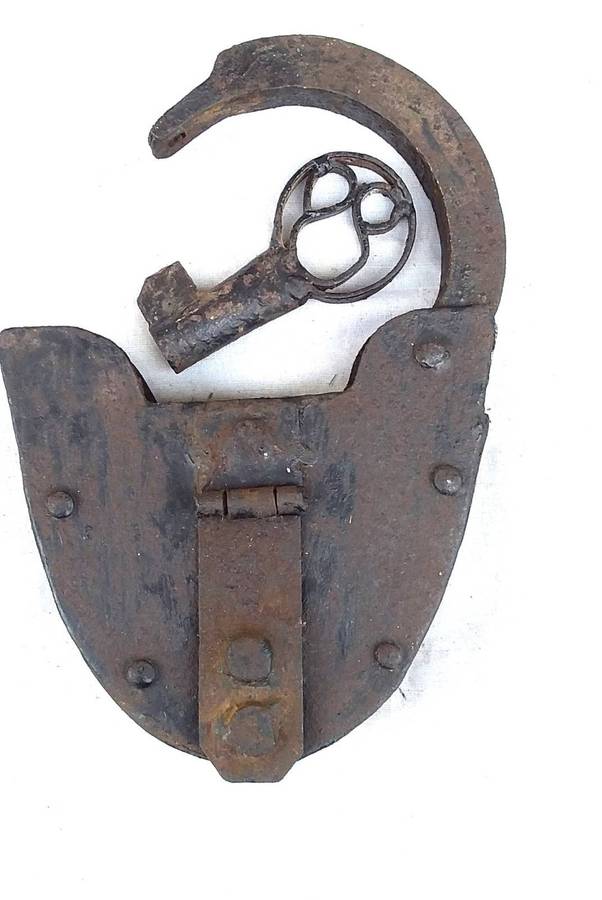 Antique Early 1800's Blacksmith Forged Steel Padlock with key