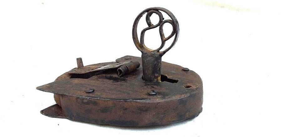 Antique Early 1800's Blacksmith Forged Steel Padlock with key