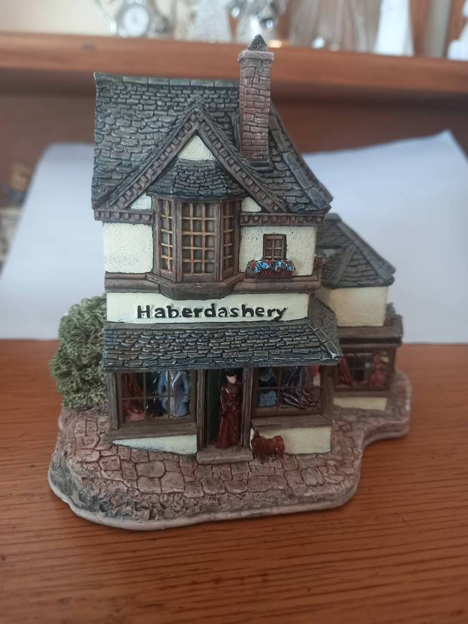 Vintage'Haberdashery'by Lilliput Lane Handmade Miniature Country Cottage Ornament