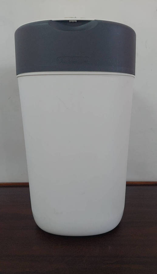 Tommee Tippee Twist And Click Advanced Nappy disposal Bin Cotton white