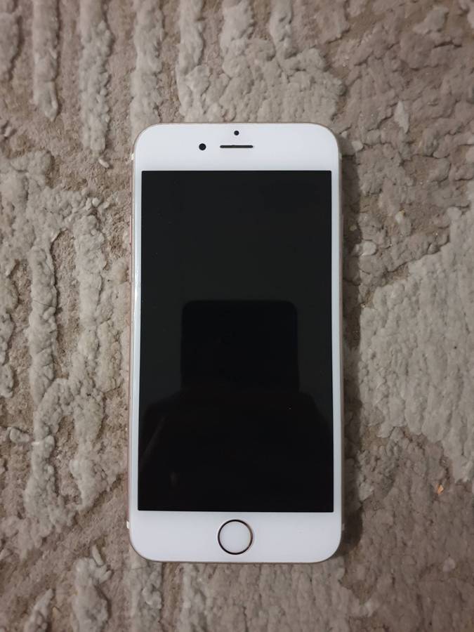 iPhone 6S in mint condition