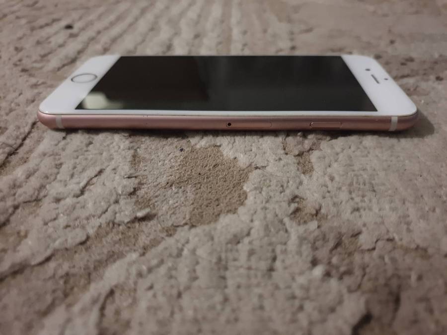 iPhone 6S in mint condition