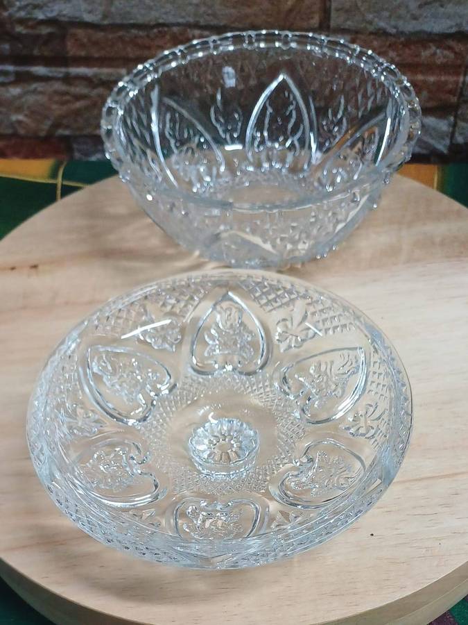 One vintage KIG Malaysia "Hearts and Roses" pressed glass candy dish.