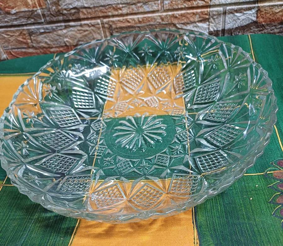 Clear Glass Serving Dish  Diamond Point Fans & Stars Pattern with Sawtooth Edge