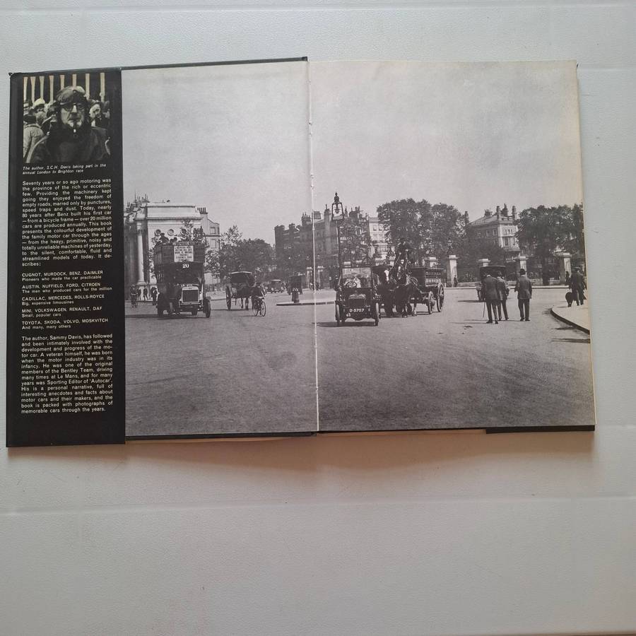 Vintage car book Cars Cars Cars Cars by S.C.H. Davis (1969, Hardcover, Dust Jacket)