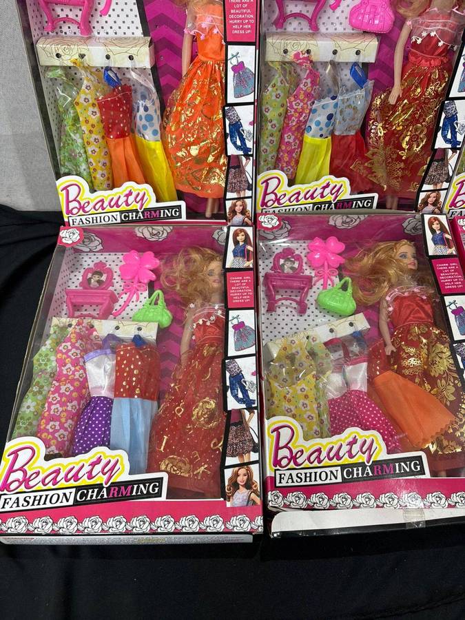 Beauty Fashion Charming dolls (8 In total)