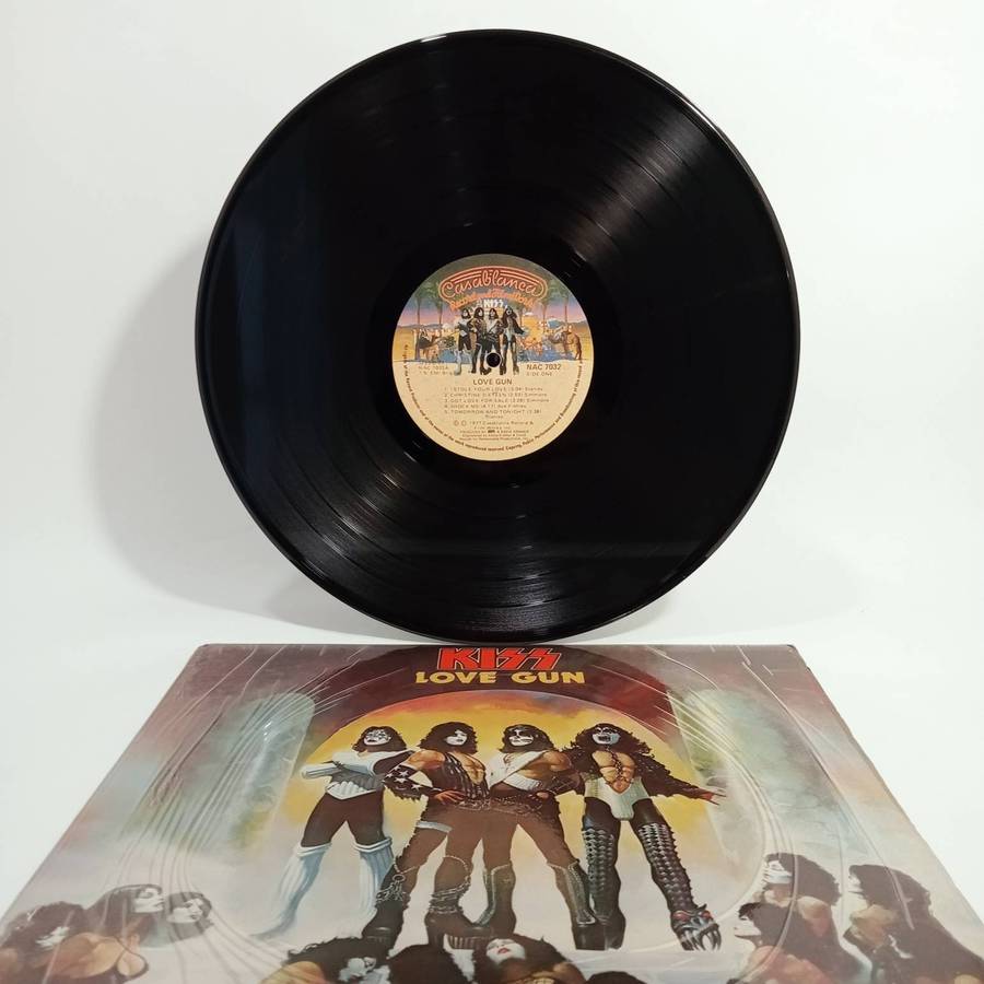 KISS - Love Gun Original 1977 LP Vinyl Record Album Casablanca