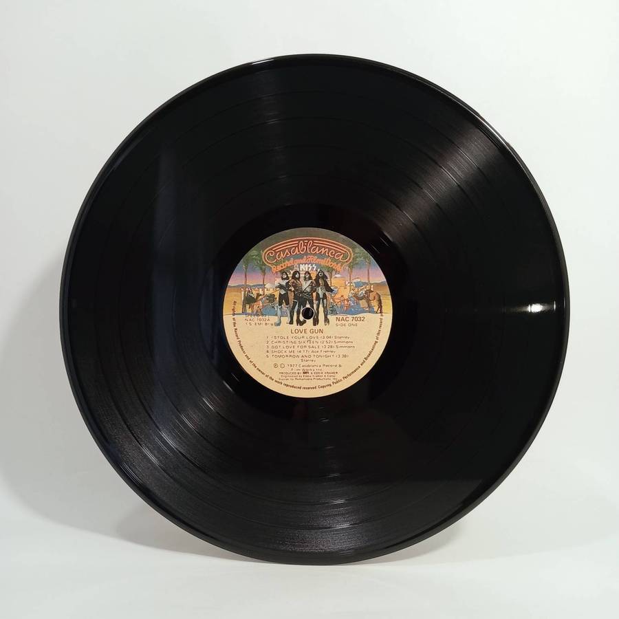 KISS - Love Gun Original 1977 LP Vinyl Record Album Casablanca