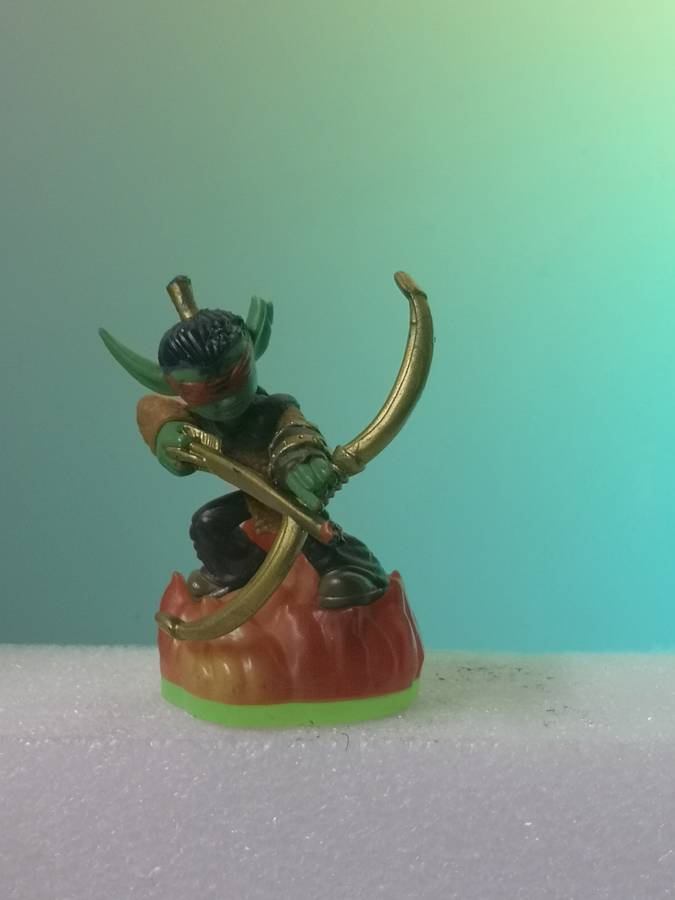 Skylanders Flame Slinger figurine