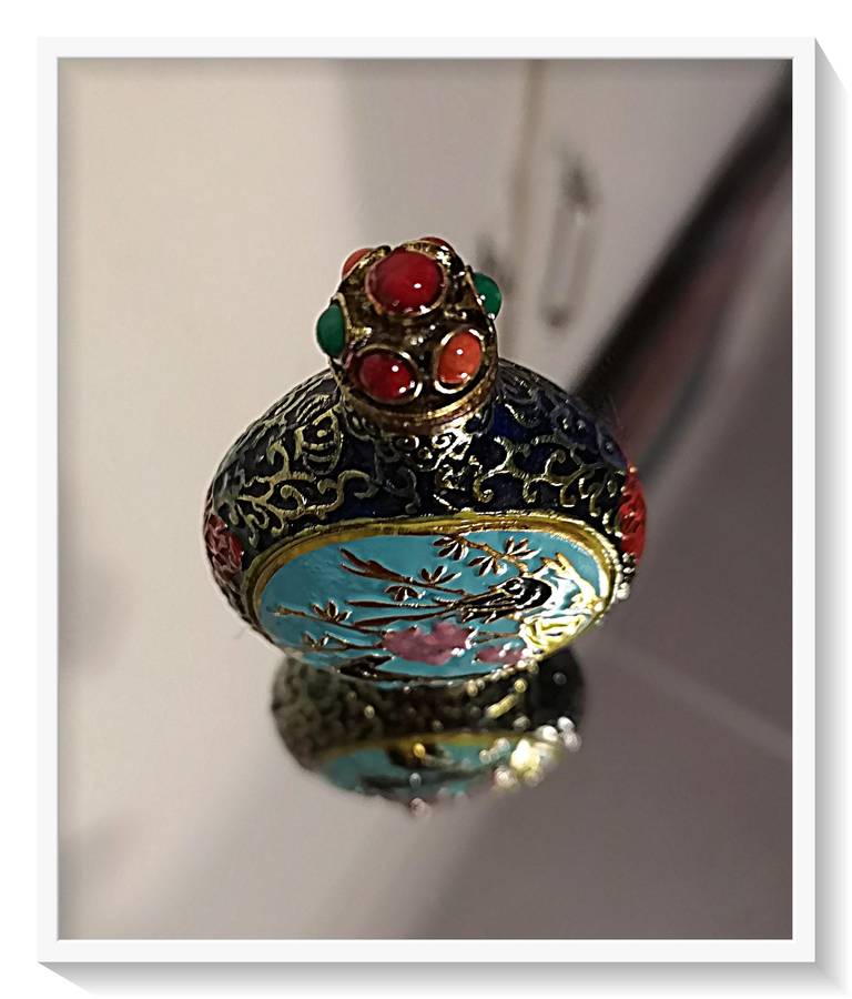 Phenomenal Cast Oriental Asian Bottle with Tiny Powder Scoop - A Great Gift for any Scent Collector