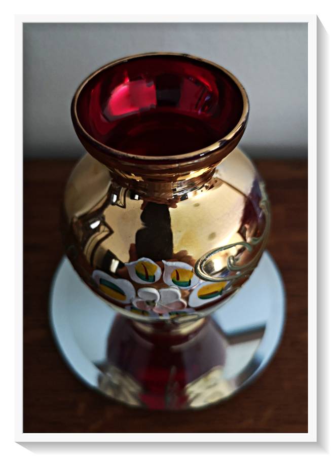 A Small Collectable Venetian Murano Glass Vase - Red and Gold with Floral Motif Roughly  70mm by 100