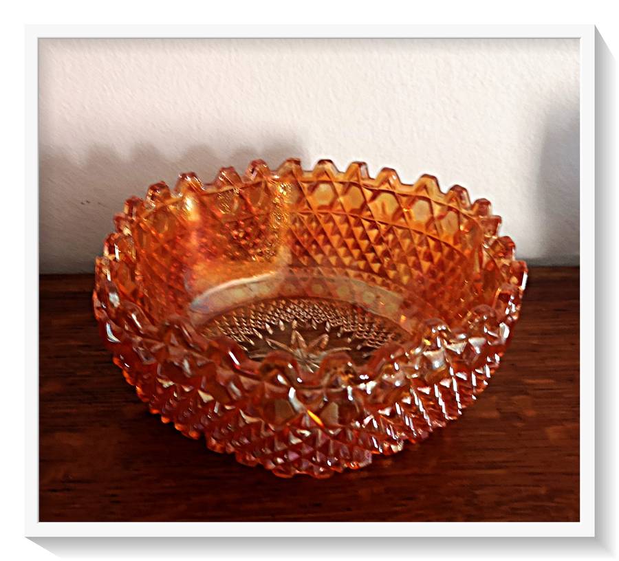 An Extraordinary Sparkling Carnival Glass Bowl - Diameter 190mm by 70mm in Height - Beautiful Piece