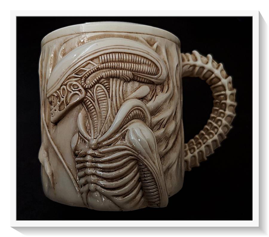 Resin Cast Embossed Oblong Xenomorph ALIEN Coffee Mug with Steel Inner - Pure Quixotic Nostalgia***